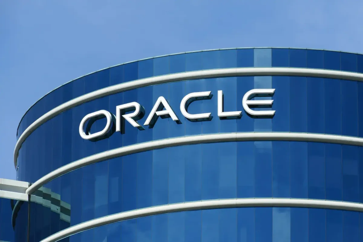 Oracle 为何重焕新生、三个「合法白嫖」的大模型平台、SearchGPT 的挑战｜AI Insider#245